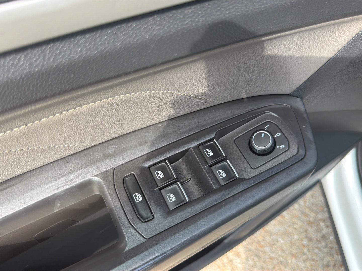Used 2022 Volkswagen Atlas SE w/ Panoramic Sunroof Package FWD image 21