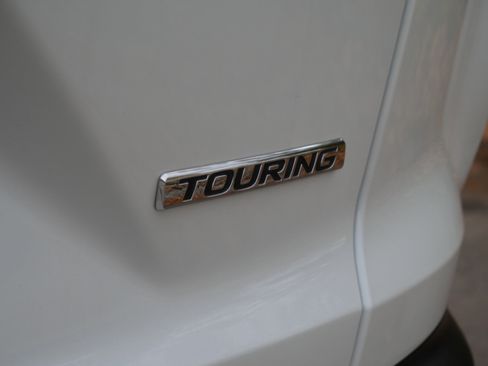 Used 2018 Honda CR-V Touring image 22