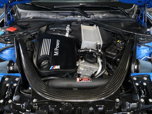 Used 2017 BMW M4 Coupe w/ Competition Package RWD image 45