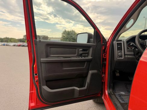 Used 2014 RAM 1500 Express RWD image 17