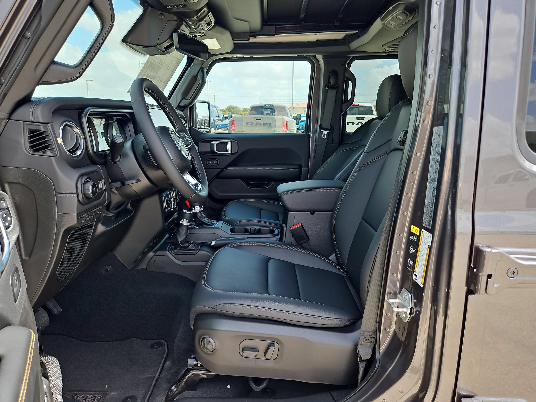 New 2027 Jeep Wrangler Unlimited Sahara AWD/4WD image 9