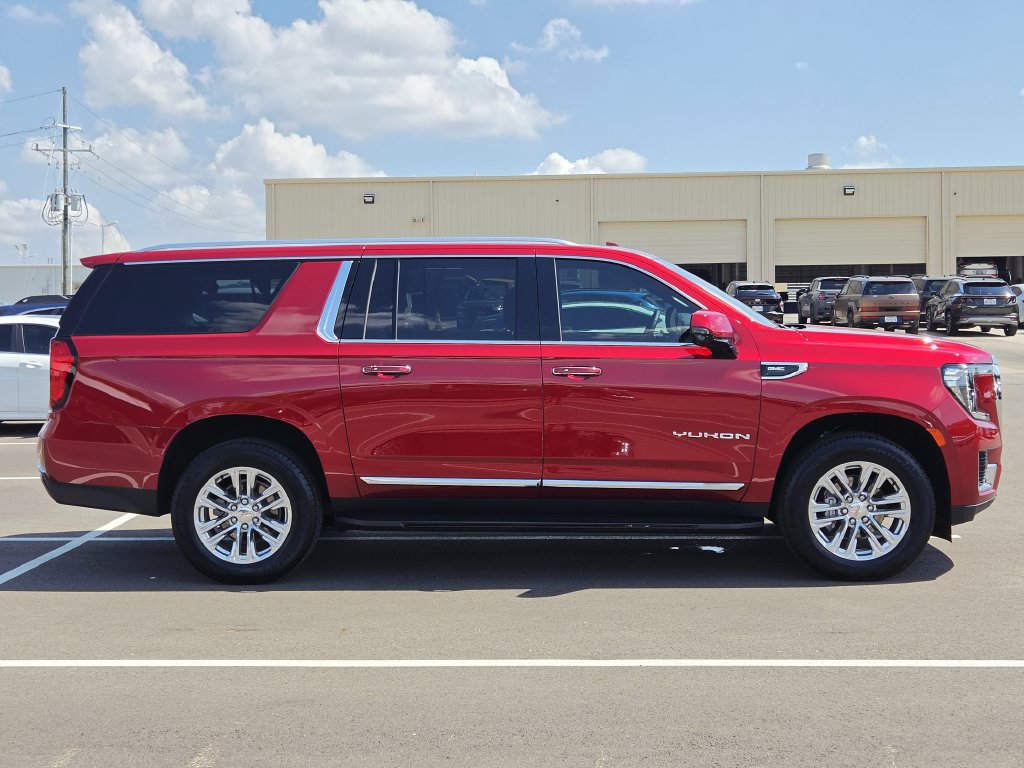 Used 2023 GMC Yukon XL SLT w/ SLT Premium Package RWD image 4