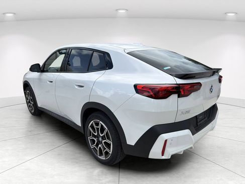 Certified 2025 BMW X2 xDrive28i AWD/4WD image 6