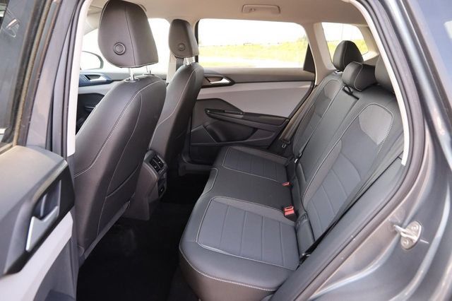 Certified 2023 Volkswagen Taos SE AWD/4WD image 9