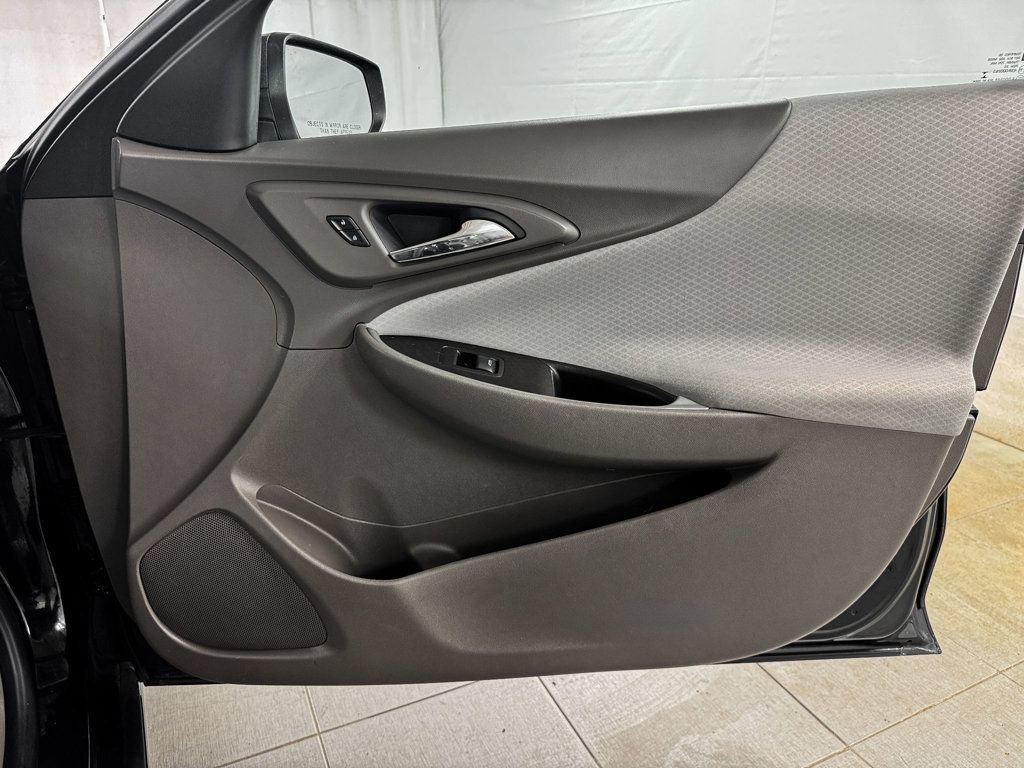 Used 2018 Chevrolet Malibu LS FWD image 17