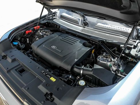 Used 2022 Land Rover Defender 90 image 42