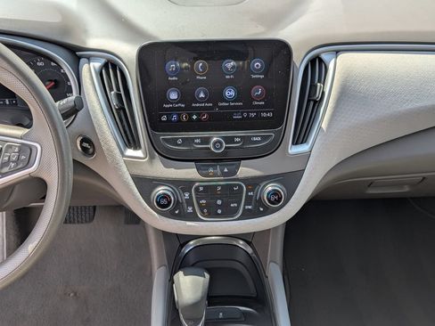 Used 2022 Chevrolet Malibu LT FWD image 17