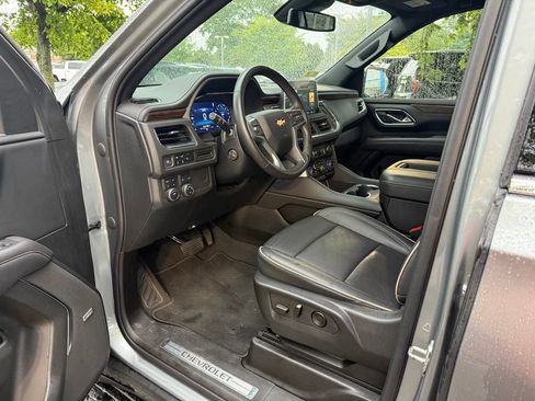 Used 2023 Chevrolet Tahoe Premier AWD/4WD image 15
