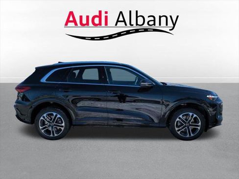Certified 2025 Audi Q5 Premium w/ Convenience Package AWD/4WD image 7