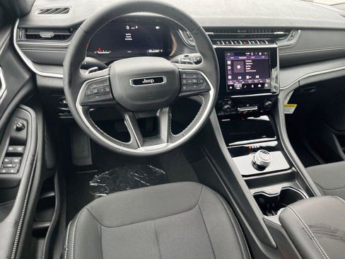 New 2025 Jeep Grand Cherokee Laredo X image 14