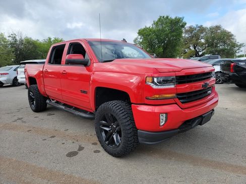 Used 2018 Chevrolet Silverado 1500 LT w/ Texas Edition image 3