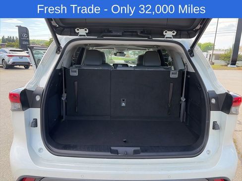 Used 2021 Toyota Highlander Limited image 12