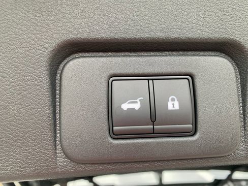 New 2026 Nissan Rogue Platinum image 6