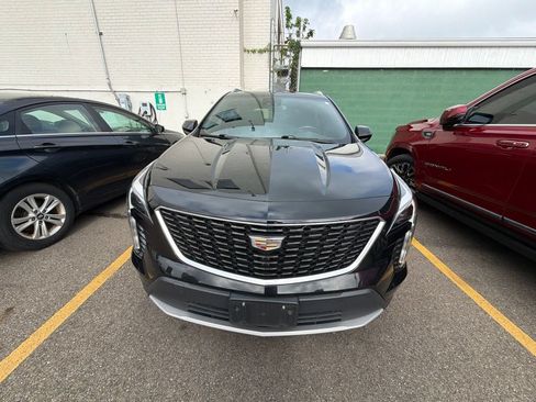 Used 2020 Cadillac XT4 Premium Luxury w/ Cold Weather Package AWD/4WD image 2