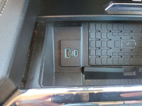 Used 2024 Ford Expedition Max XLT image 38