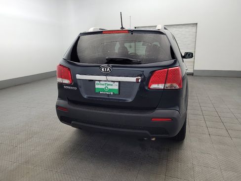 Used 2013 Kia Sorento LX w/ Convenience Pkg image 7