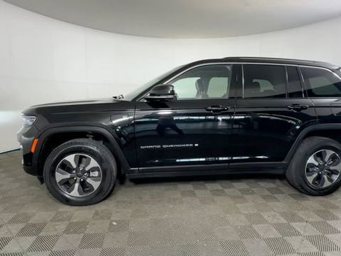 Used 2023 Jeep Grand Cherokee 4WD 4xe w/ Luxury Tech Group II image 12