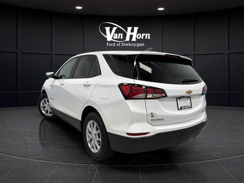 Used 2023 Chevrolet Equinox LS w/ LS Convenience Package AWD/4WD image 5