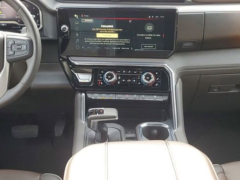Used 2023 GMC Sierra 1500 Denali w/ Technology Package AWD/4WD image 14