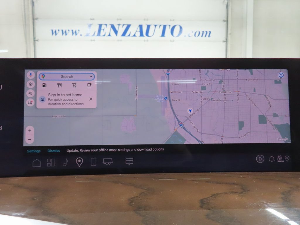 Used 2026 Cadillac Escalade Platinum Sport w/ LPO, Floor Liner Package AWD/4WD image 19
