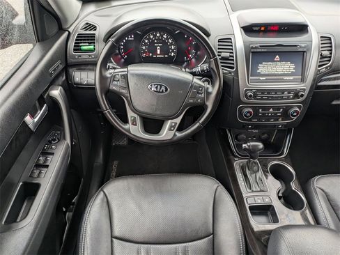 Used 2014 Kia Sorento LX w/ Touring Package (LX) image 14