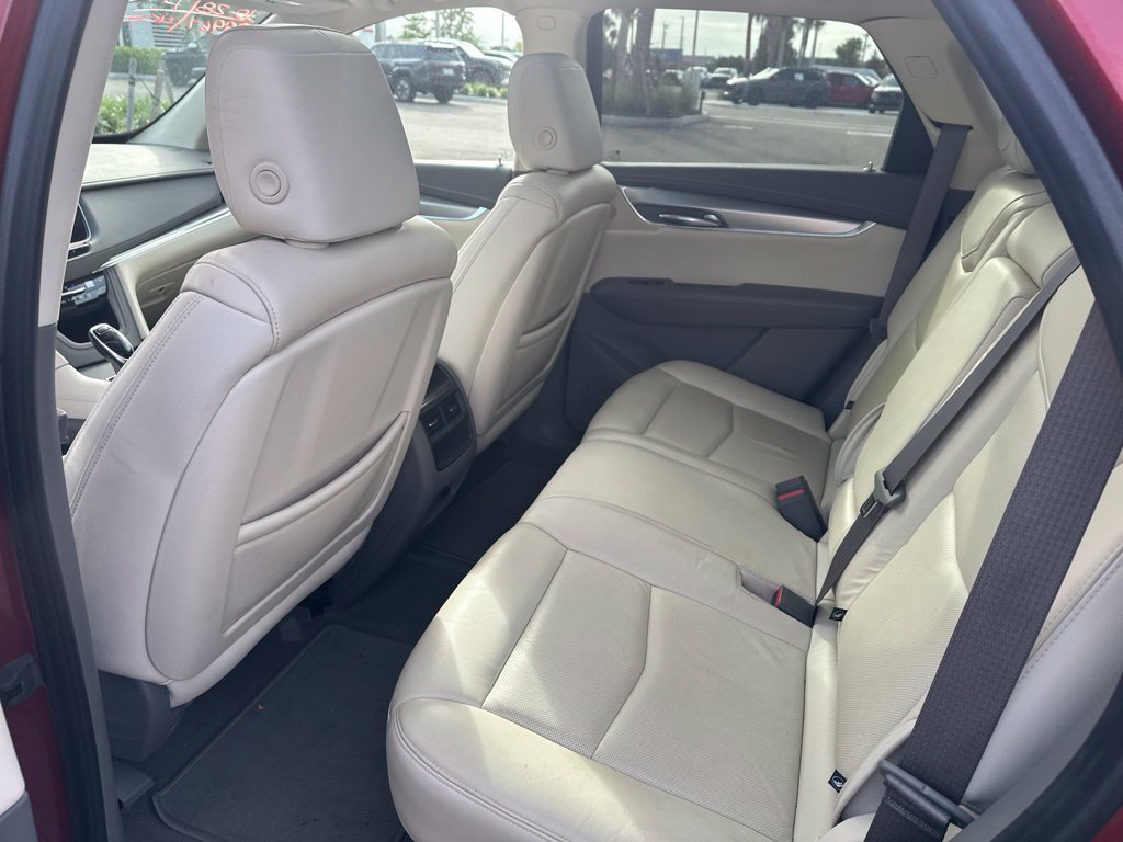 Used 2019 Cadillac XT5 Luxury AWD/4WD image 16