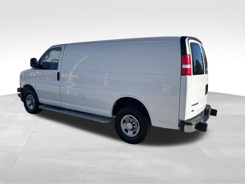 Used 2023 Chevrolet Express 2500 w/ Driver Convenience Package image 4