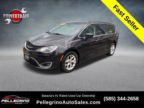 Used 2017 Chrysler Pacifica Touring Plus w/ Tire & Wheel Group FWD image 1