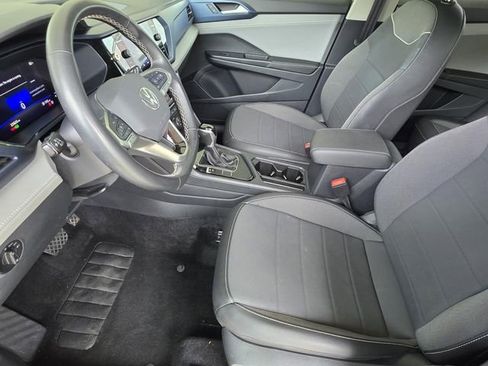 Used 2024 Volkswagen Taos SE FWD image 6