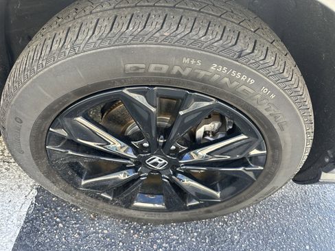 Used 2024 Honda CR-V Sport Touring image 6