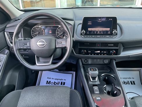 Used 2025 Nissan Rogue SV FWD image 17