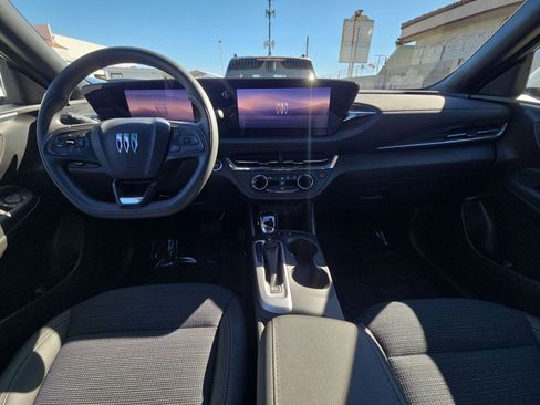 Used 2025 Buick Envista Preferred image 11