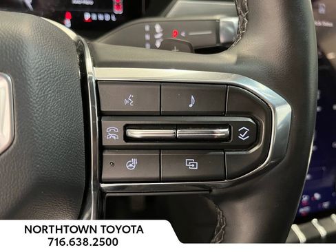 Used 2024 GMC Acadia Elevation image 9