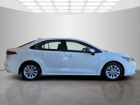 Used 2025 Toyota Corolla LE w/ LE Premium Package image 3