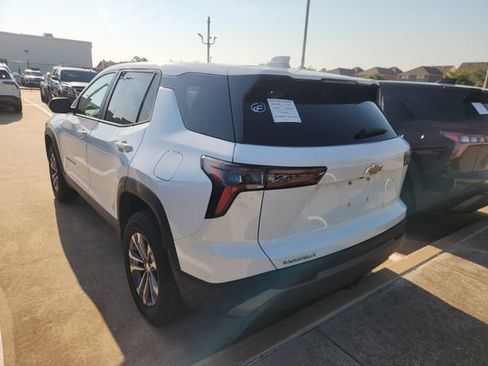 Used 2026 Chevrolet Equinox LT FWD image 4