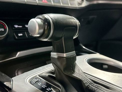 Used 2018 Kia Stinger GT1 image 19