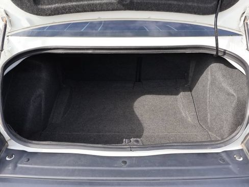 Used 2016 Dodge Challenger SXT RWD image 14
