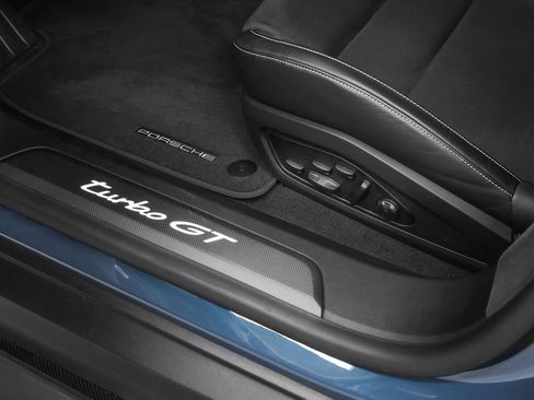 Certified 2025 Porsche Taycan GTS AWD/4WD image 37
