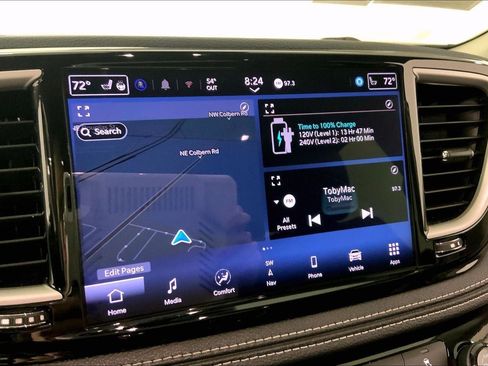 Used 2024 Chrysler Pacifica Select image 6