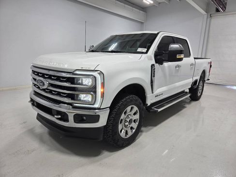 Used 2023 Ford F250 Lariat w/ Chrome Package AWD/4WD image 2