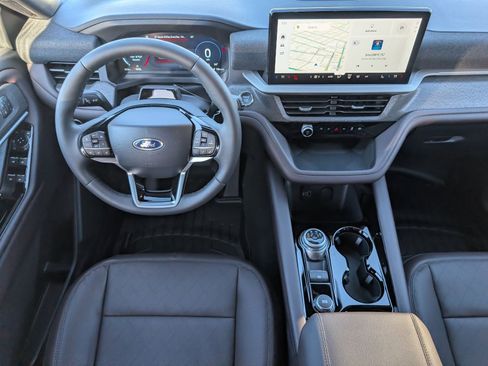 New 2026 Ford Explorer Platinum image 6