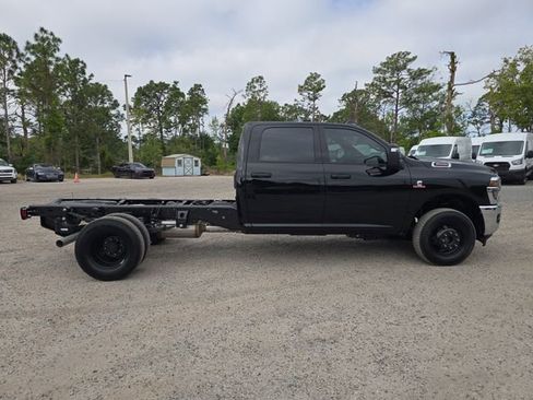 New 2026 RAM 3500 Tradesman w/ Chrome Appearance Group A AWD/4WD image 3