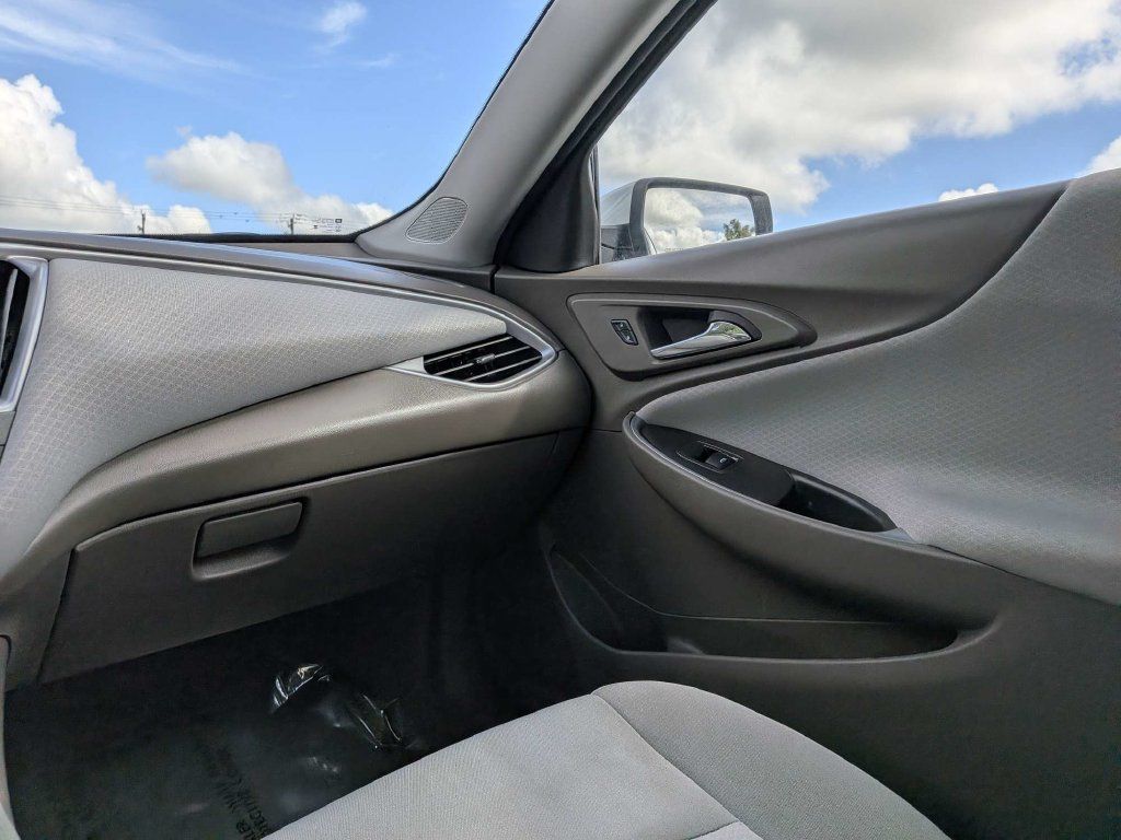 Used 2025 Chevrolet Malibu LT FWD image 15