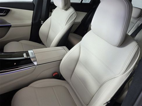 New 2026 Mercedes-Benz GLC 300 image 8