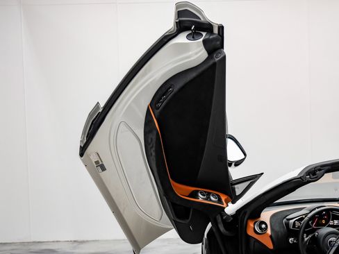 Used 2013 McLaren MP4-12C Spider image 76