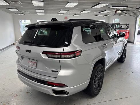 Used 2025 Jeep Grand Cherokee L Summit AWD/4WD image 13
