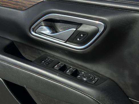 Used 2023 Chevrolet Suburban Premier image 35