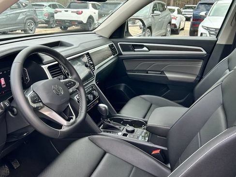 Used 2023 Volkswagen Atlas SE AWD/4WD image 15