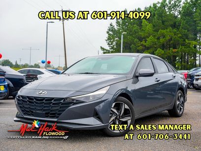 Used 2023 Hyundai Elantra SEL w/ Convenience Package