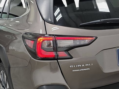Used 2023 Subaru Outback Limited AWD/4WD image 34
